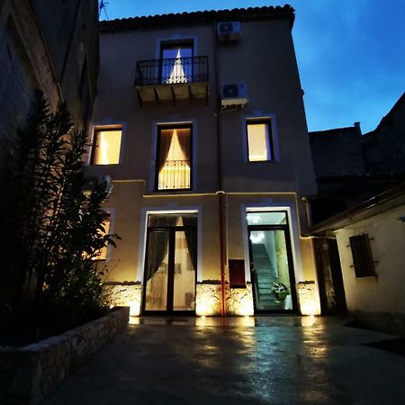 Suite Inn Centro Dimora Storica เอนนา ภายนอก รูปภาพ