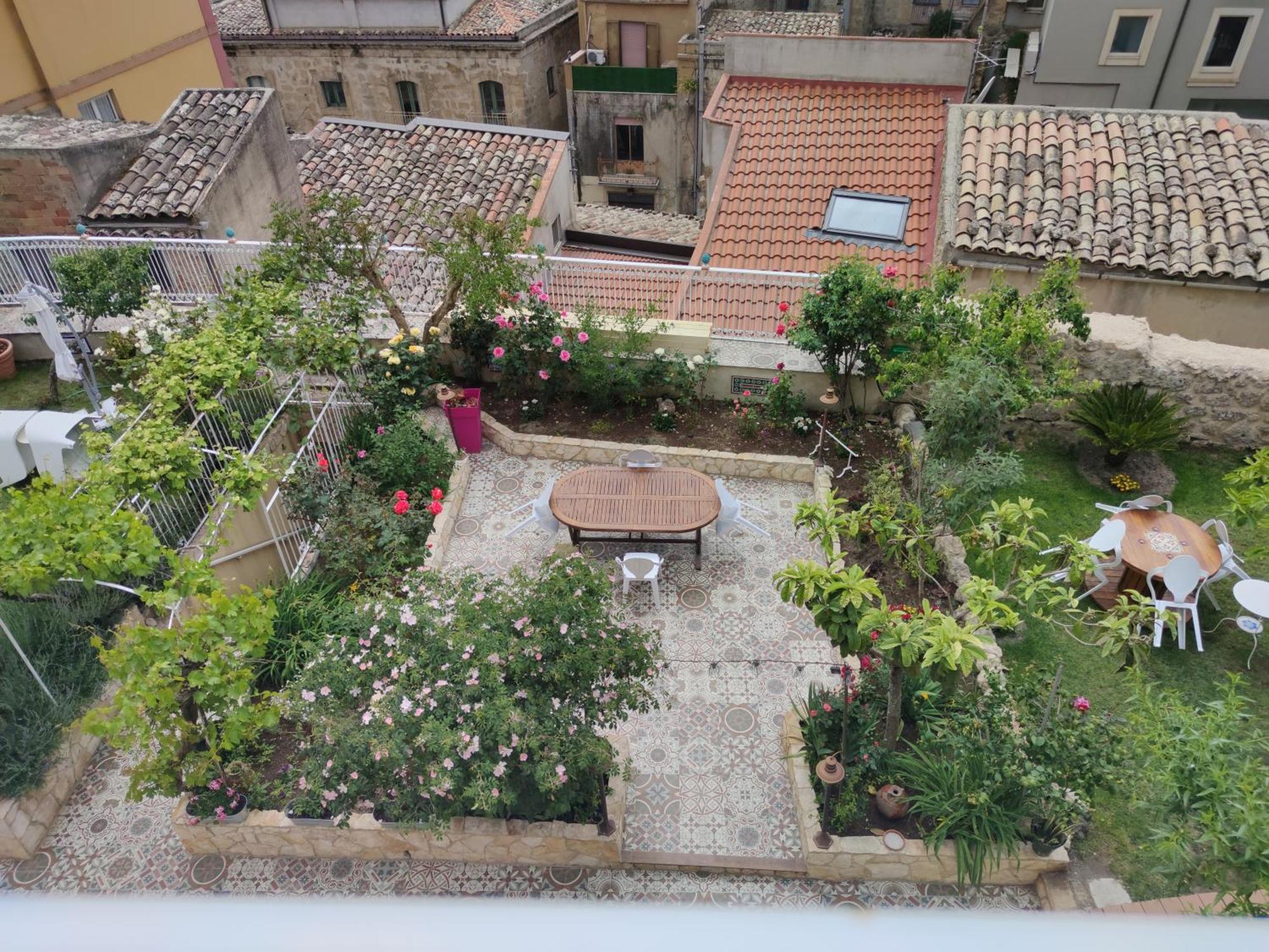 Suite Inn Centro Dimora Storica เอนนา ภายนอก รูปภาพ